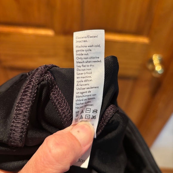 Spanx Faux Leather Leggings in Black Small Petite - Picture 7 of 8